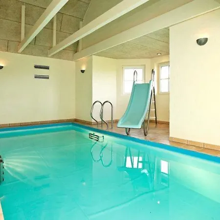 Feriehus Sleeps 10 Pool Wifi Blåvand