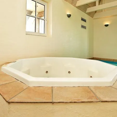 Sleeps 10 Pool Wifi Feriehus